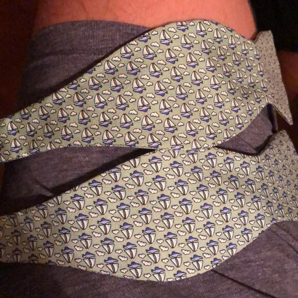 vineyard vines bow tie